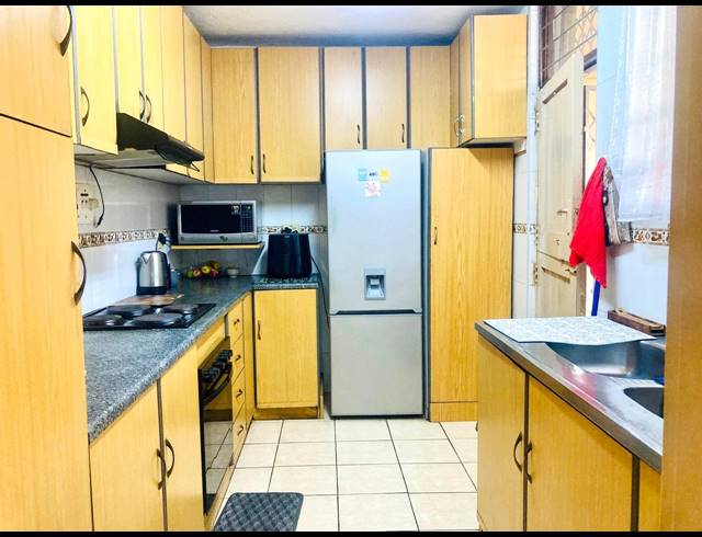 3 BEDROOM DUPLEX FOR SALE IN MONTCLAIR